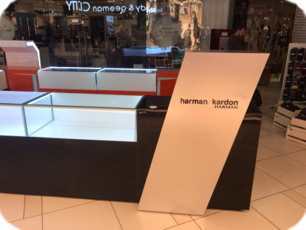 Harman, Москва, Яркий, красивый торговый островок Harman, Москва, Яркий, красивый торговый островок